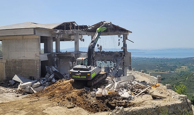 Erdek'te kaçak yapılar böyle yıkıldı!
