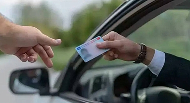 Bakan Yerlikaya'dan ehliyet yenilemeyenlere ek süre! İşte sürücü belgesi yenilemek için en son tarih