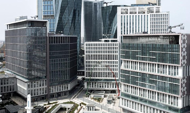 Emlak Konut GYO İstanbul Finans Merkezi geçici kabul işlemini yaptı