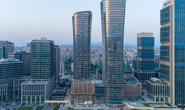 İFM'deki 40 ve 46 katlı Ziraat Bankası kuleleri tamamlandı