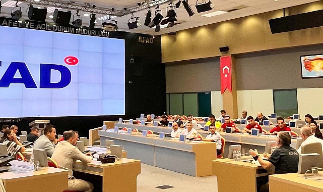 İstanbul'da olası afet senaryoları ve müdahaleler bu toplantıda ele alındı