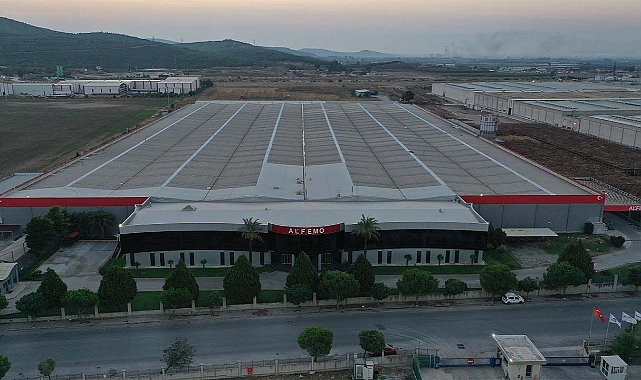 Yüzlerce mağazası bulunan ünlü mobilya şirketi satıldı