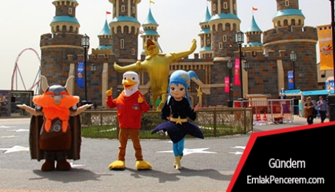 Karnesini getiren Vialand eğlencesini kapar