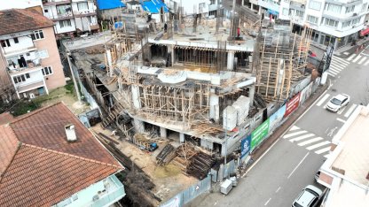 İzmit'te Yeni Kuruçeşme Merkez Camii inşaatı sürüyor.